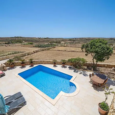 Holiday home Ta' Lonza Farmhouse *